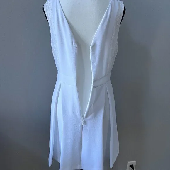 NWT BCBGeneration Mini Fit and Flare Dress in Optic White Size 6 - Picture 5 of 8